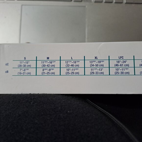 JOBST ACTIVEWEAR COMPRESSION SOCKS 20-30 mmHG BLACK & WHITE - Picture 6 of 7